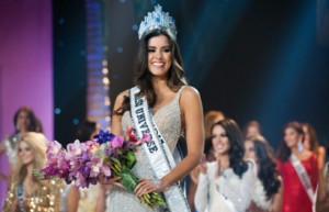 Paulina Vega, Miss Colombia 2014 is crowned the winner on stage at the conclusion of The 63rd Annual MISS UNIVERSE® Pageant, broadcast live from the FIU Arena in Doral-Miami, Florida on January 25, 2015 at 8:00 PM ET on NBC. HO/Miss Universe Organization L.P., LLLP